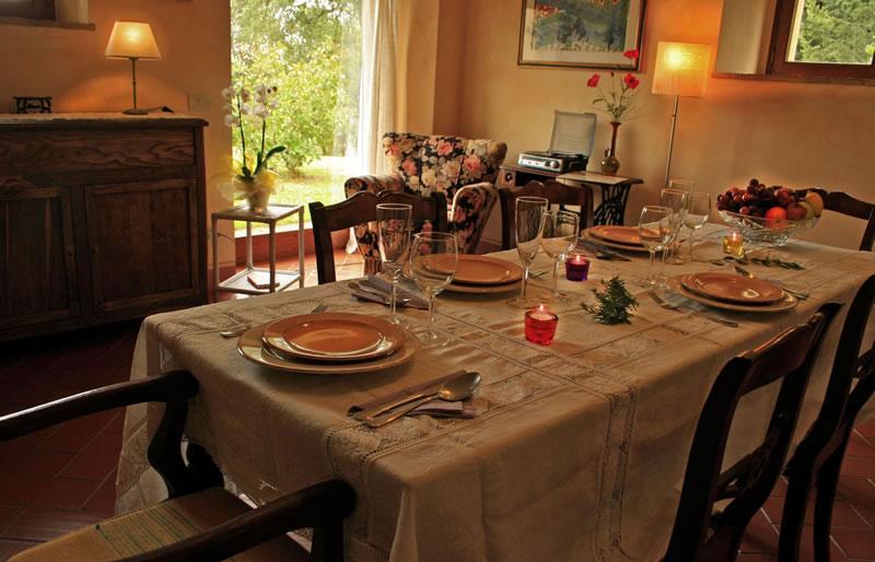 Dining room with view at the garden